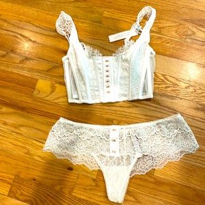 Victoria’s Secret bridal lingerie set - size XS bra, size M underwear NWT